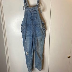 Forever 21 denim ripped overalls 90’s Y2K style